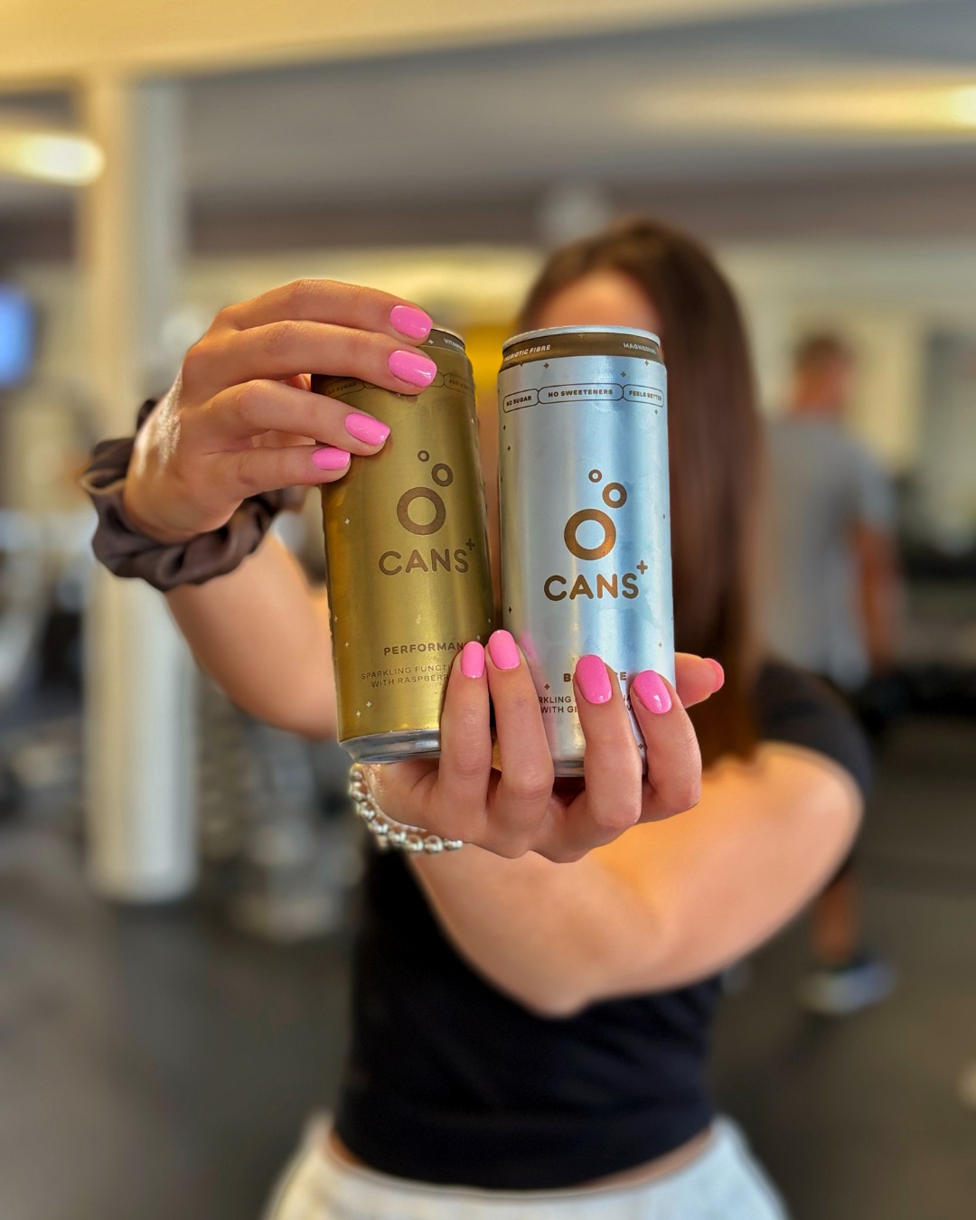 🥤 Už si vyskúšal naše CANS+?

Či sa chystáš podať čo najlepší výkon alebo si chceš po tréningu dopriať kvalitnú regeneráciu, máme pre teba tú správnu voľbu. 💪

⚡ CANS+ Performance (strieborná)

Keď potrebuješ nakopnúť. Obsahuje prírodný kofeín, L-theanín, vitamíny skupiny B a horčík, ktoré podporujú sústredenie a výkon – bez zbytočných energetických výkyvov.

🟡 CANS+ Balance (zlatá)

Po tréningu alebo počas náročného dňa. Obsahuje prebiotickú vlákninu, harmanček a horčík, ktoré podporujú trávenie a pomáhajú telu aj hlave trochu spomaliť. Navyše je bez kofeínu, takže si ju môžeš dopriať aj večer.

Tak ktorú si dnes vyberieš, Performance alebo Balance? 👇🥤